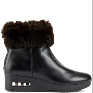 DKNY Women's Abri Booties